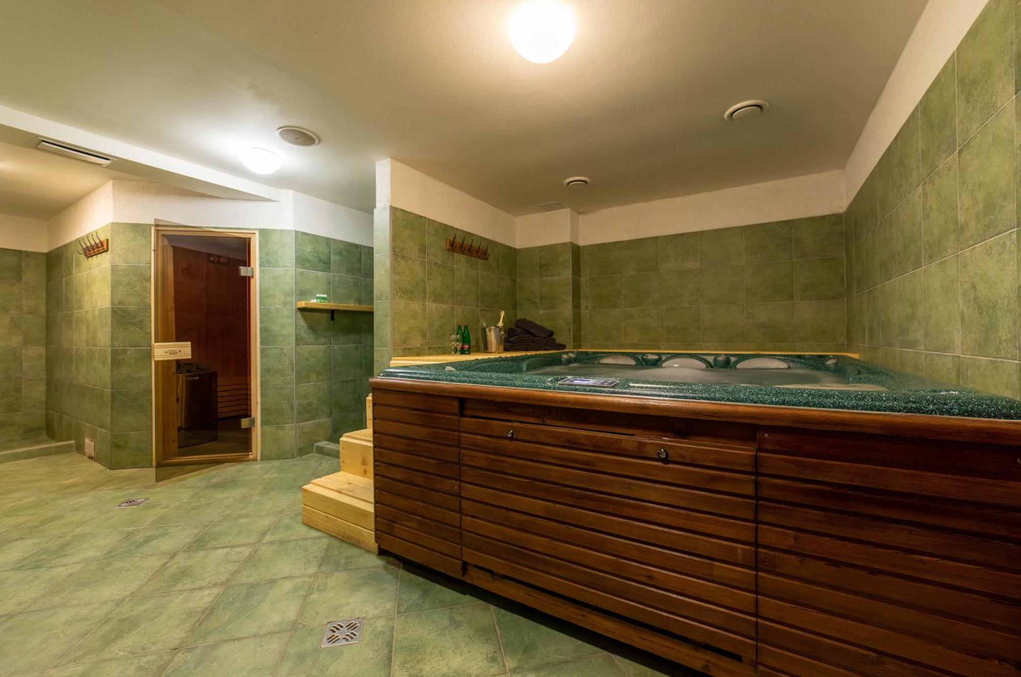 Hotel Liptov Holiday *** Liptovský Trnovec Εξωτερικό φωτογραφία