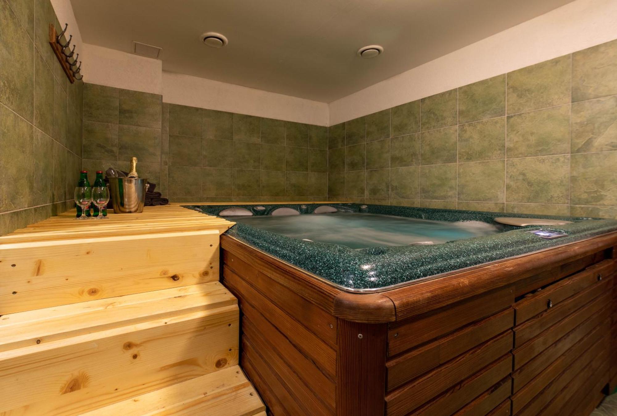 Hotel Liptov Holiday *** Liptovský Trnovec Εξωτερικό φωτογραφία