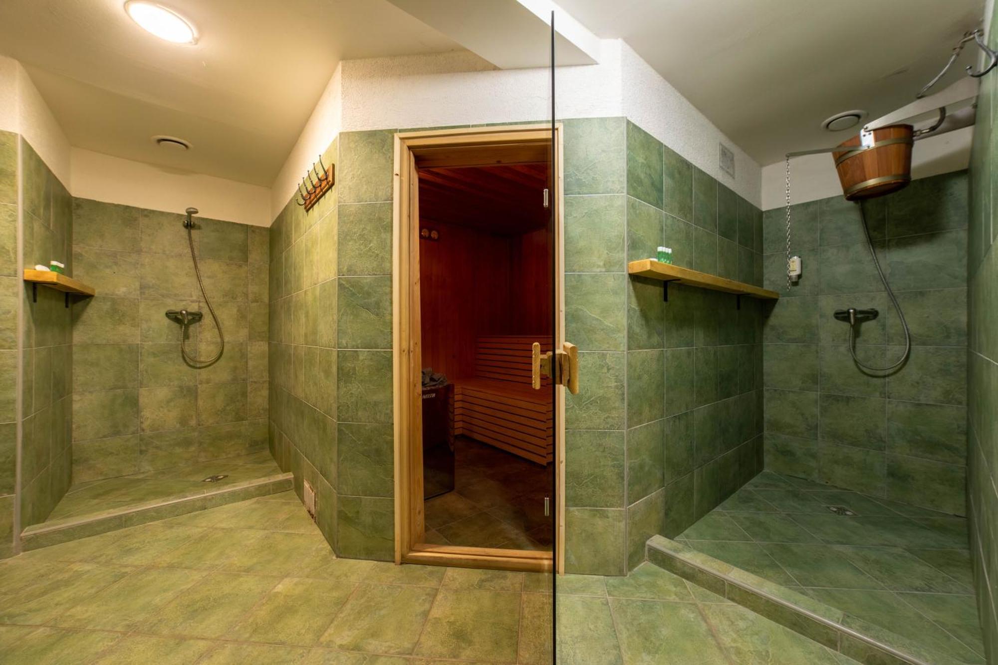 Hotel Liptov Holiday *** Liptovský Trnovec Εξωτερικό φωτογραφία